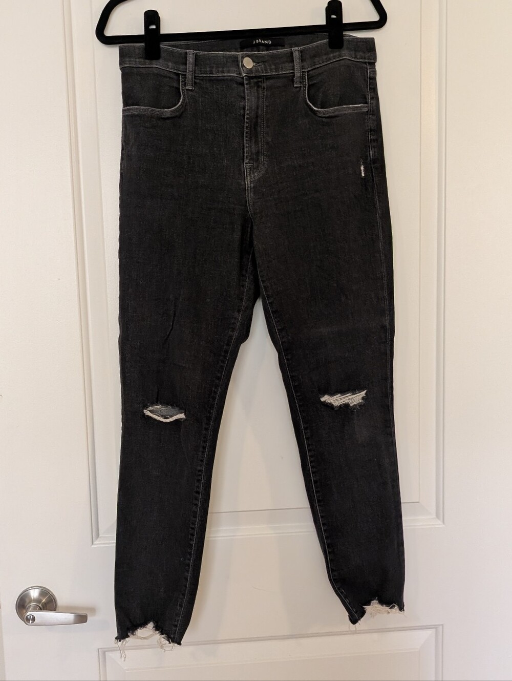 EUC J Brand Alana Cropped Jeans in Ashes Destruct Wash - Sz 31